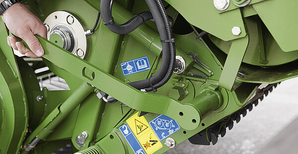 Equipement standard : commande manuelle groupée des couteaux