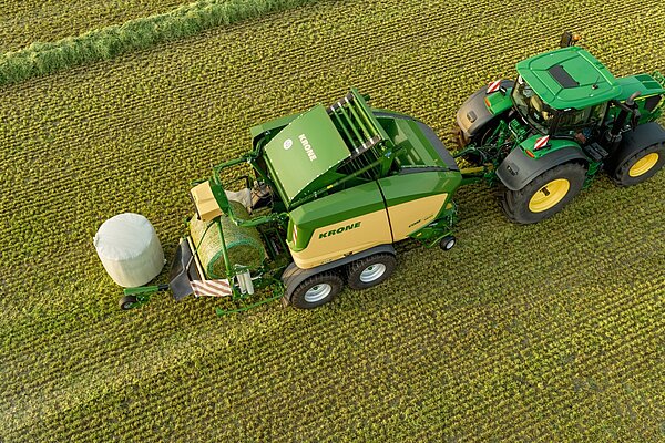 La combinaison presse-enrubanneuse à chambre fixe à diamètre variable ComPack CF 155 XC Pro