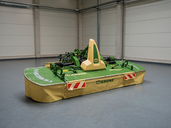 Nouveau châssis d'attelage avec toile d'andain tendue